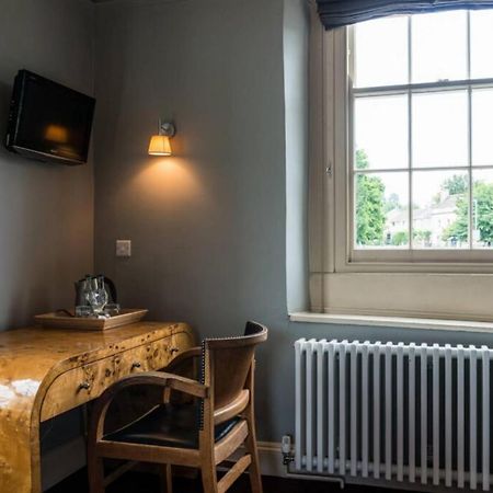 The Castle Inn Bradford-On-Avon ภายนอก รูปภาพ
