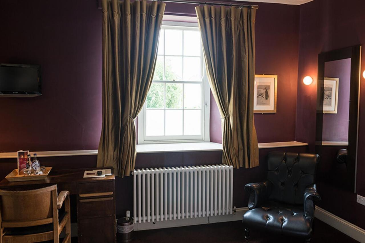 The Castle Inn Bradford-On-Avon ภายนอก รูปภาพ