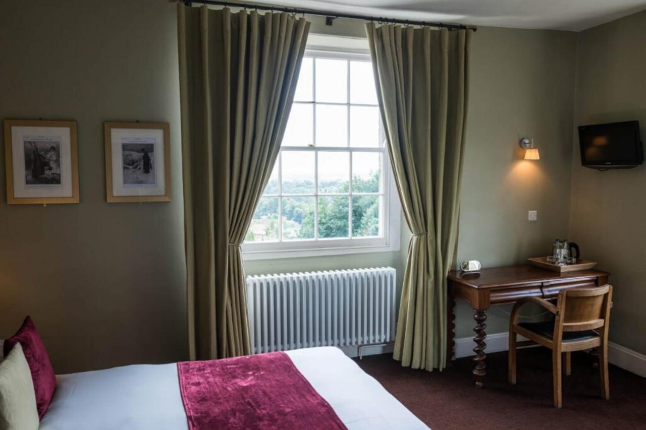 The Castle Inn Bradford-On-Avon ภายนอก รูปภาพ
