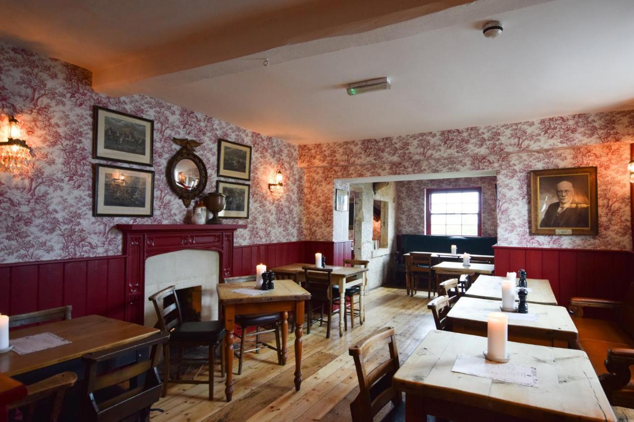 The Castle Inn Bradford-On-Avon ภายนอก รูปภาพ