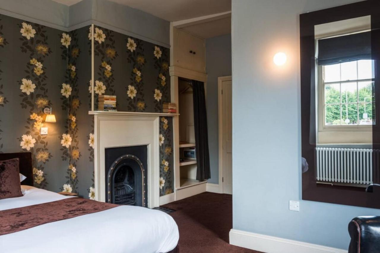 The Castle Inn Bradford-On-Avon ภายนอก รูปภาพ